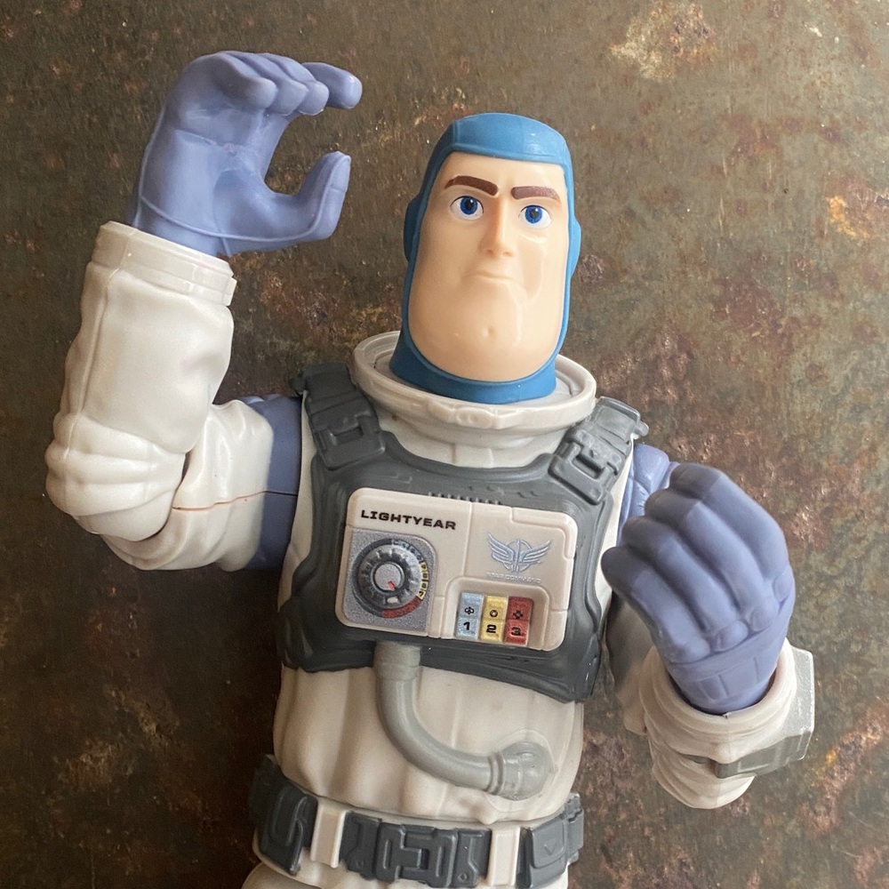 Disney Pixar Lightyear XL 01 Buzz Lightyear Posable Large Action Figure. 2021